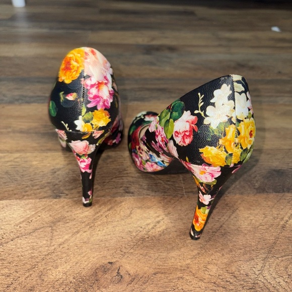 Bamboo Floral Print High Heels - Size 6 (36) - Picture 4 of 7